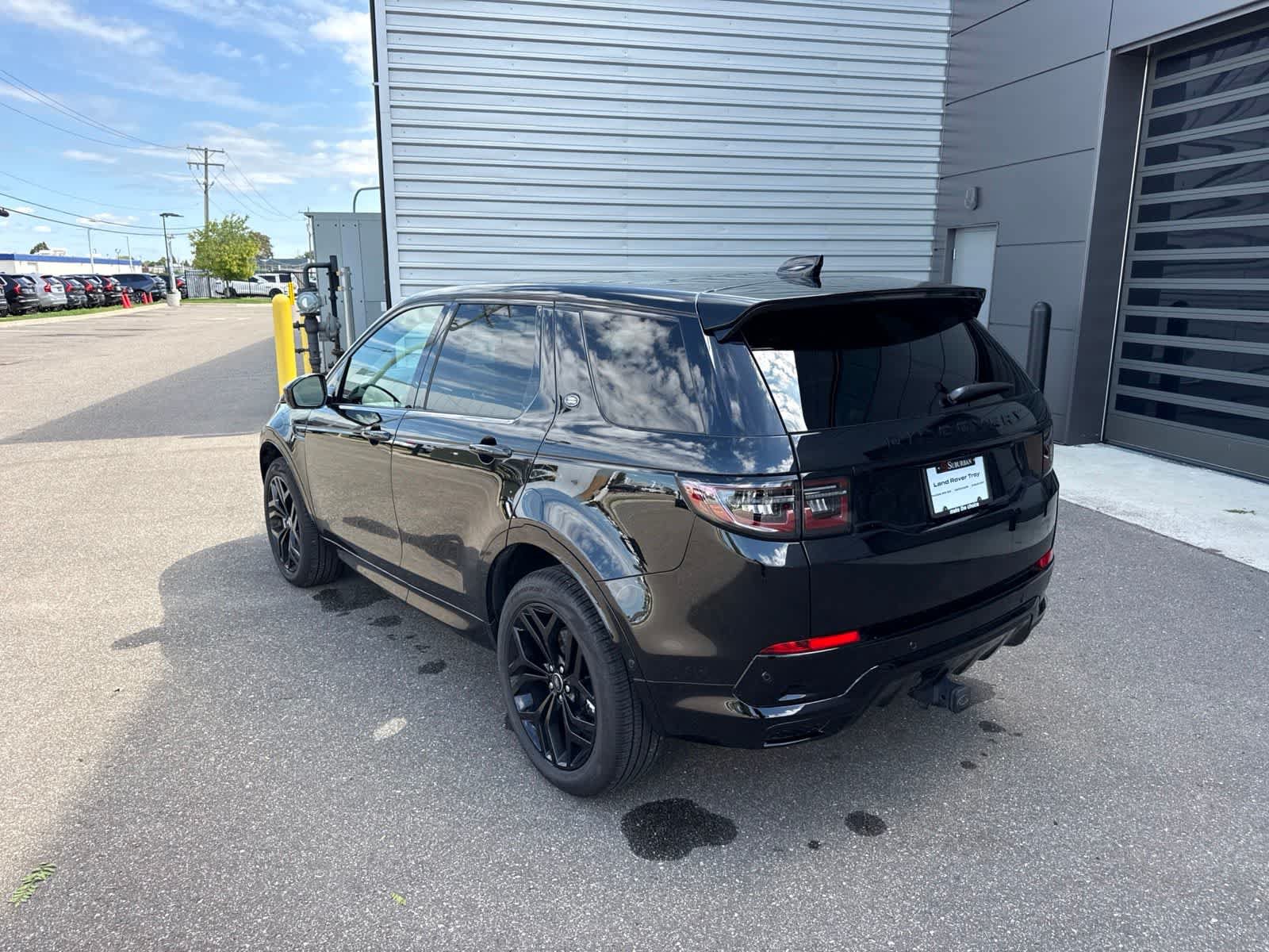 Used 2026 Land Rover Discovery Sport Landmark AWD/4WD image 3