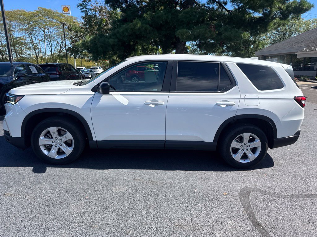 Certified 2024 Honda Pilot LX image 12