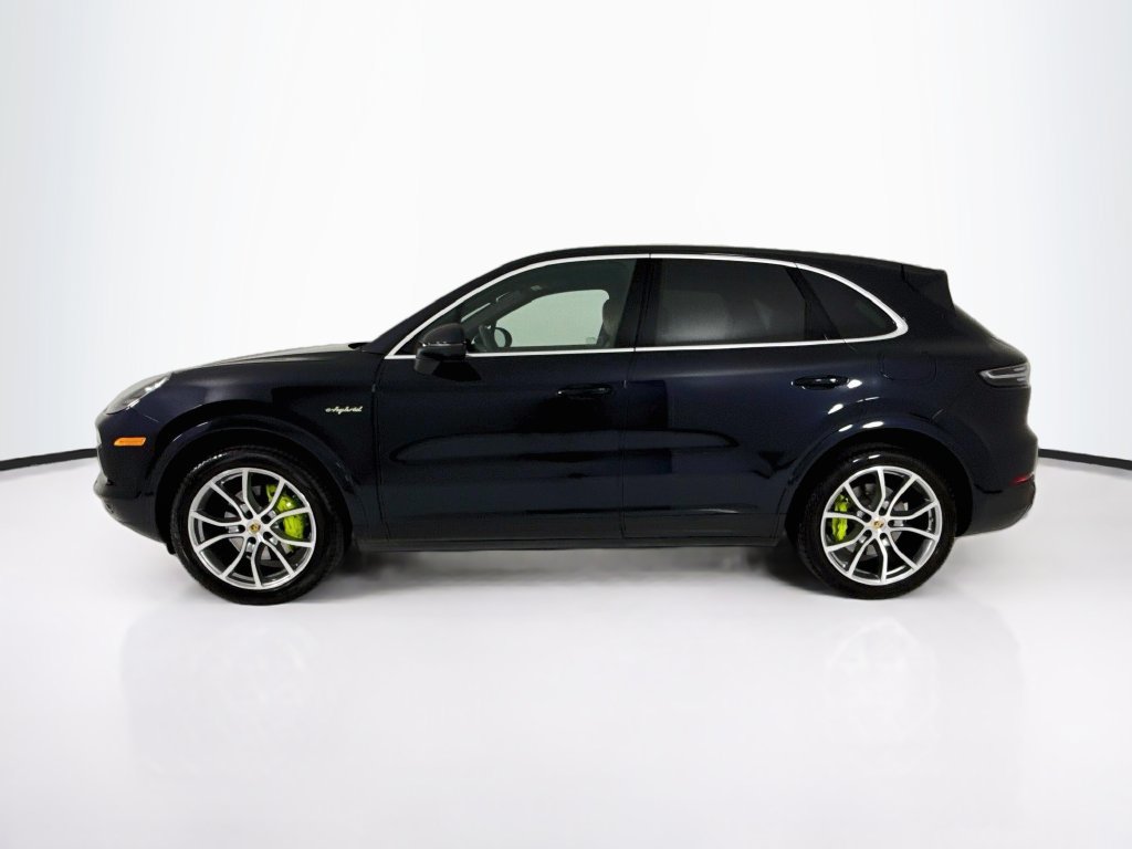 Certified 2023 Porsche Cayenne AWD/4WD image 2