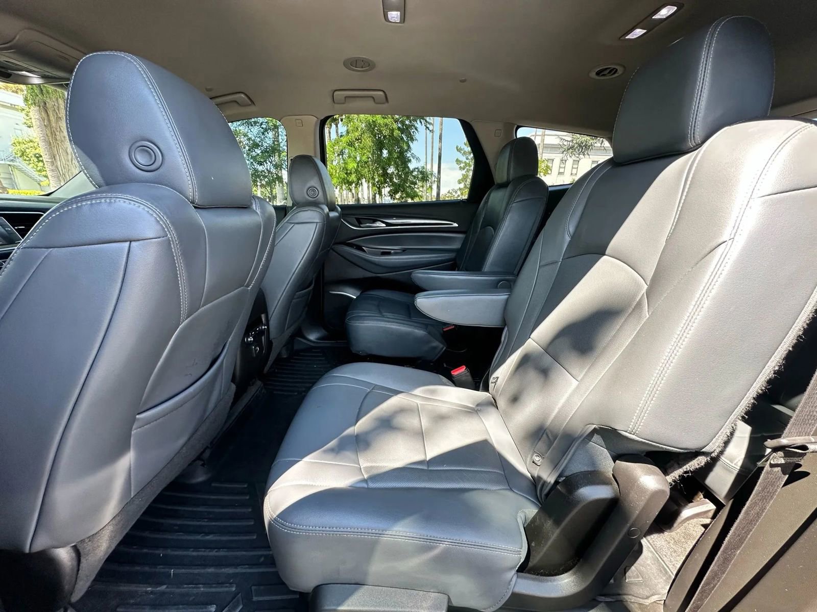 Used 2019 Buick Enclave Essence image 9