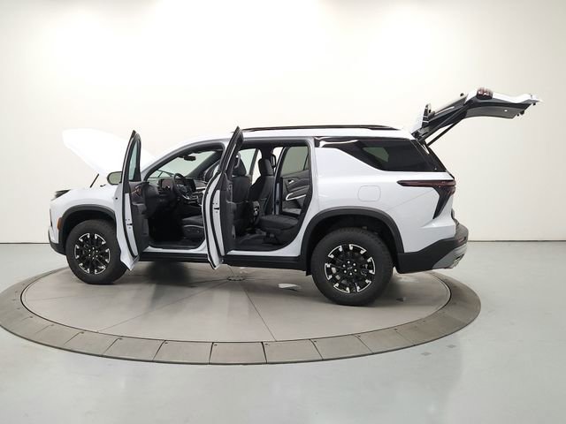 New 2026 Chevrolet Traverse Z71 w/ Driver Confidence Package AWD/4WD image 13