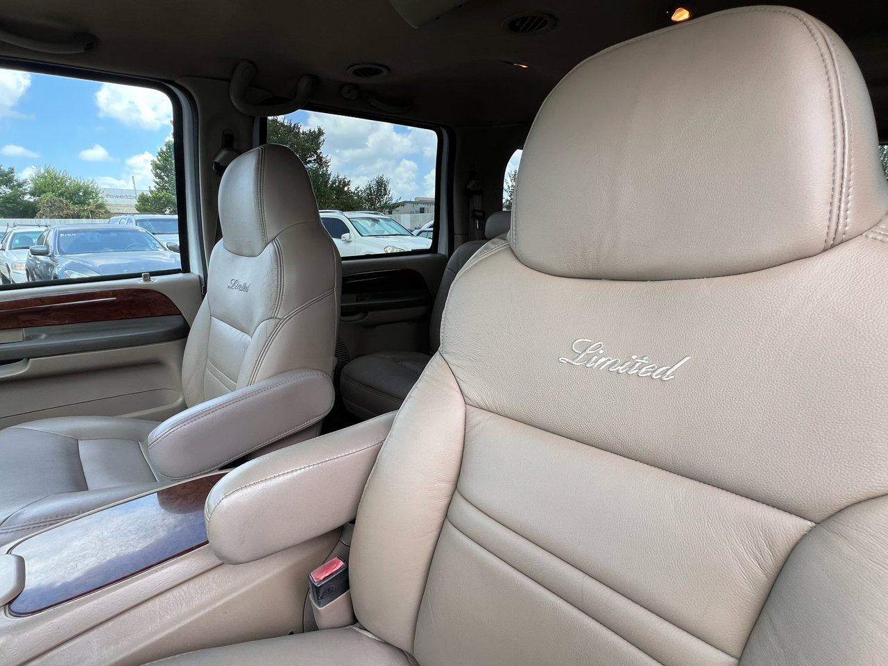 Used 2001 Ford Excursion Limited image 13