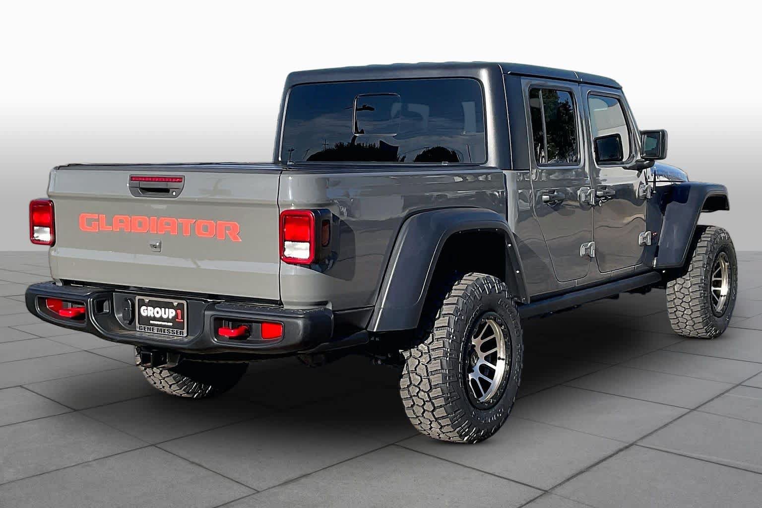 Used 2022 Jeep Gladiator Rubicon w/ Cold Weather Group AWD/4WD image 12