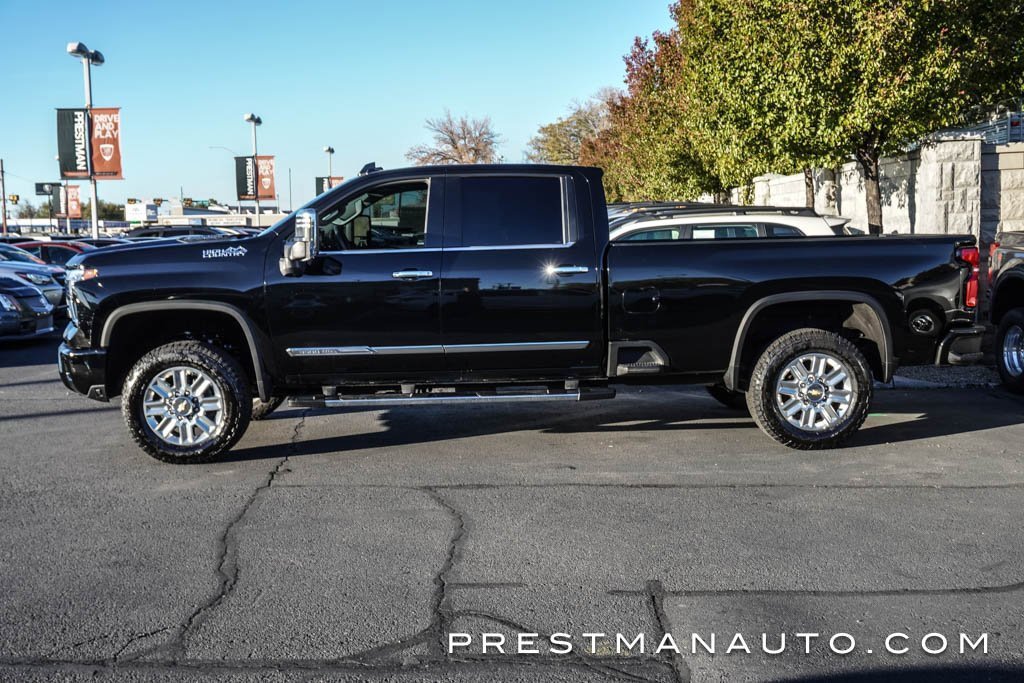 Used 2025 Chevrolet Silverado 3500 High Country w/ Technology Package image 23