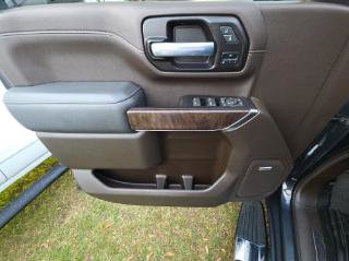 Used 2022 GMC Sierra 2500 Denali w/ Denali Ultimate Package AWD/4WD image 9