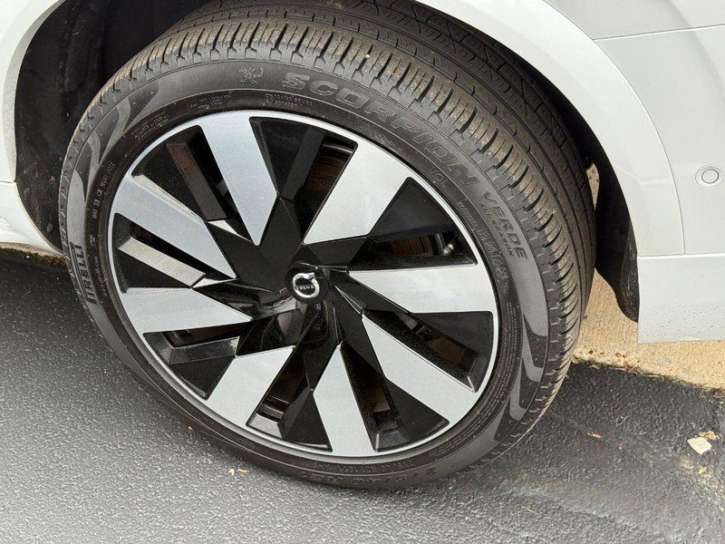Certified 2023 Volvo XC90 T8 Ultimate w/ Protection Package Premier image 8