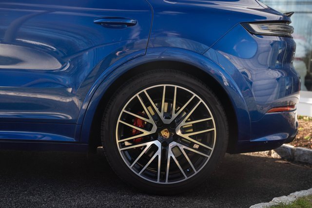 Used 2025 Porsche Cayenne GTS image 7