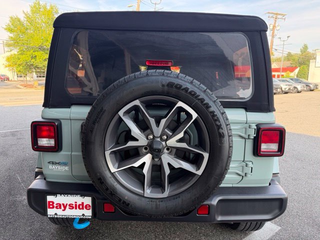 Used 2024 Jeep Wrangler Unlimited w/ Convenience Group AWD/4WD image 27