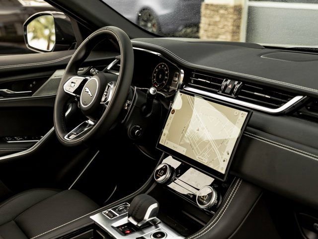 New 2026 Jaguar F-PACE R-Dynamic S AWD/4WD image 30