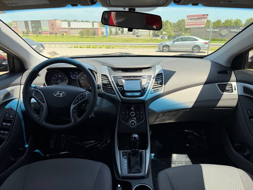Used 2015 Hyundai Elantra SE w/ Option Group 02 FWD image 29