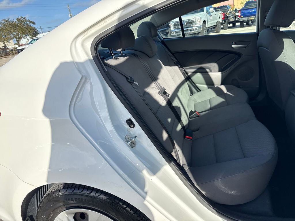 Used 2017 Kia Forte LX image 21