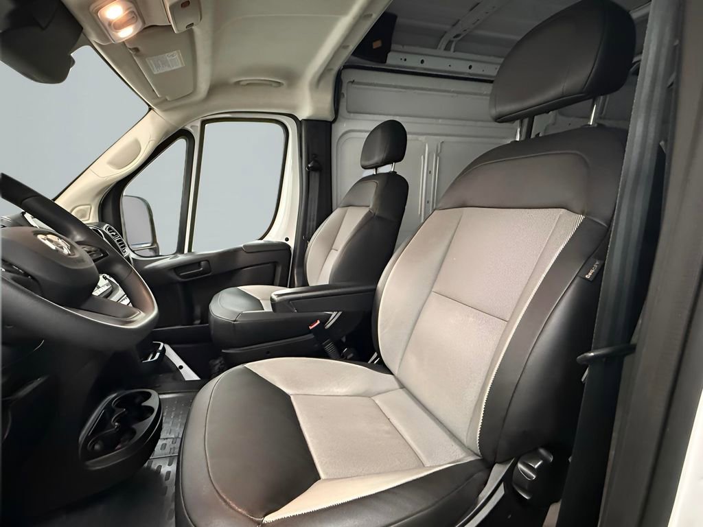 Used 2025 RAM ProMaster 2500 w/ Convenience Group image 10