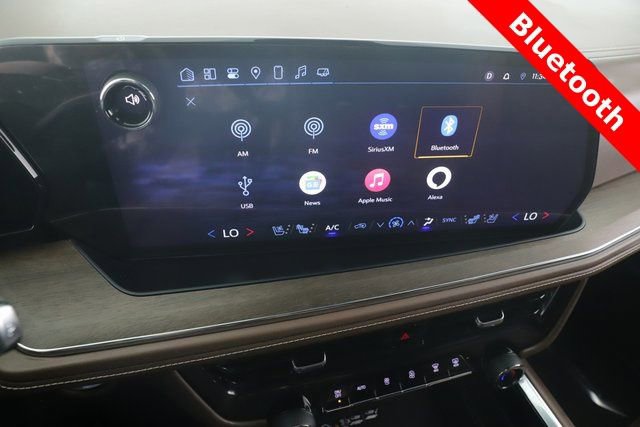 Used 2025 Chevrolet Suburban High Country AWD/4WD image 24