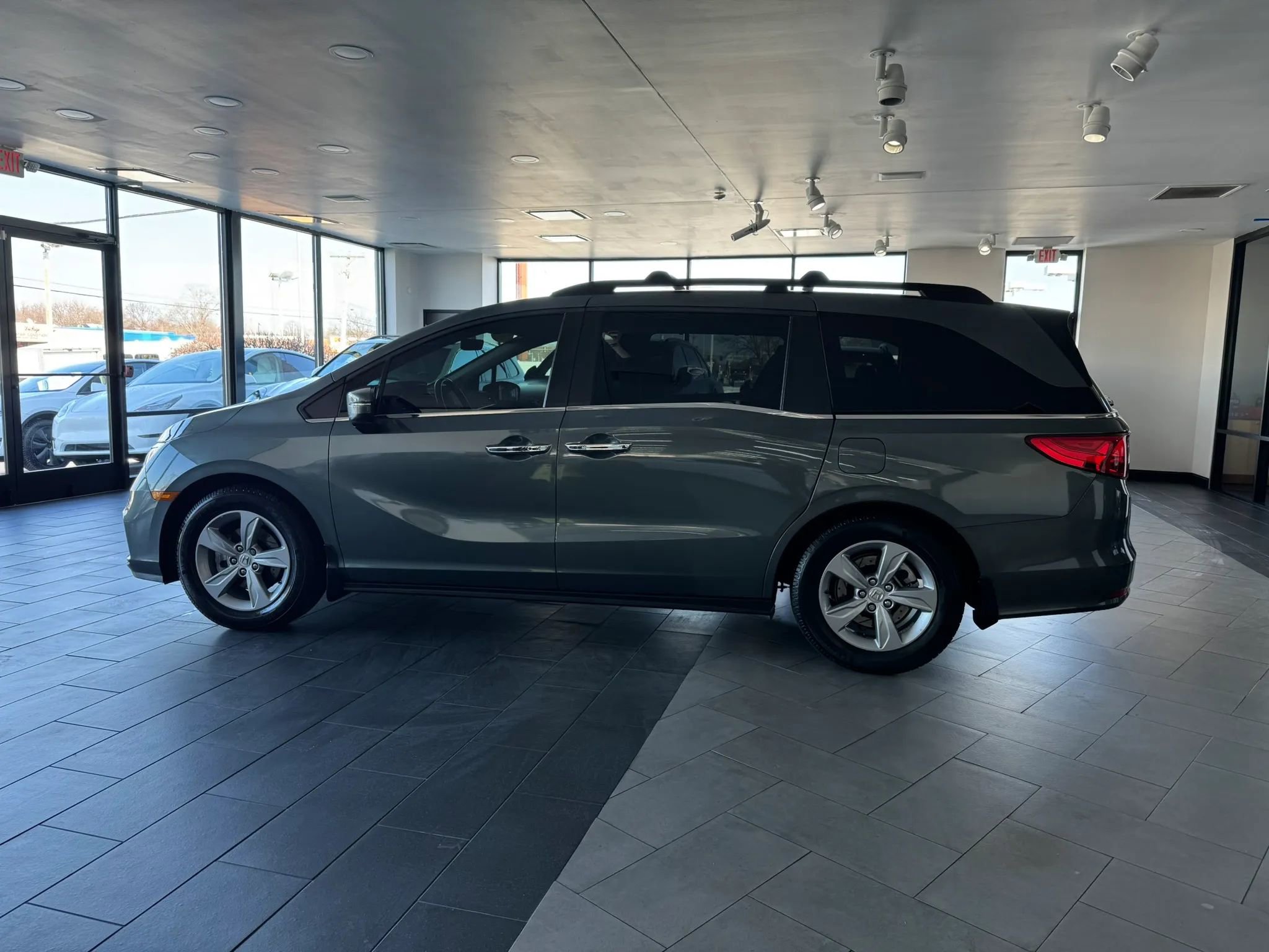 Used 2018 Honda Odyssey EX-L image 7