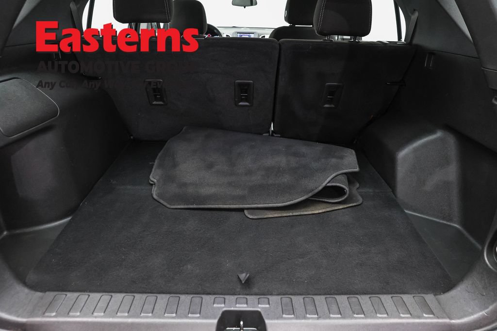 Used 2023 Chevrolet Equinox LS w/ Driver Confidence II Package FWD image 9