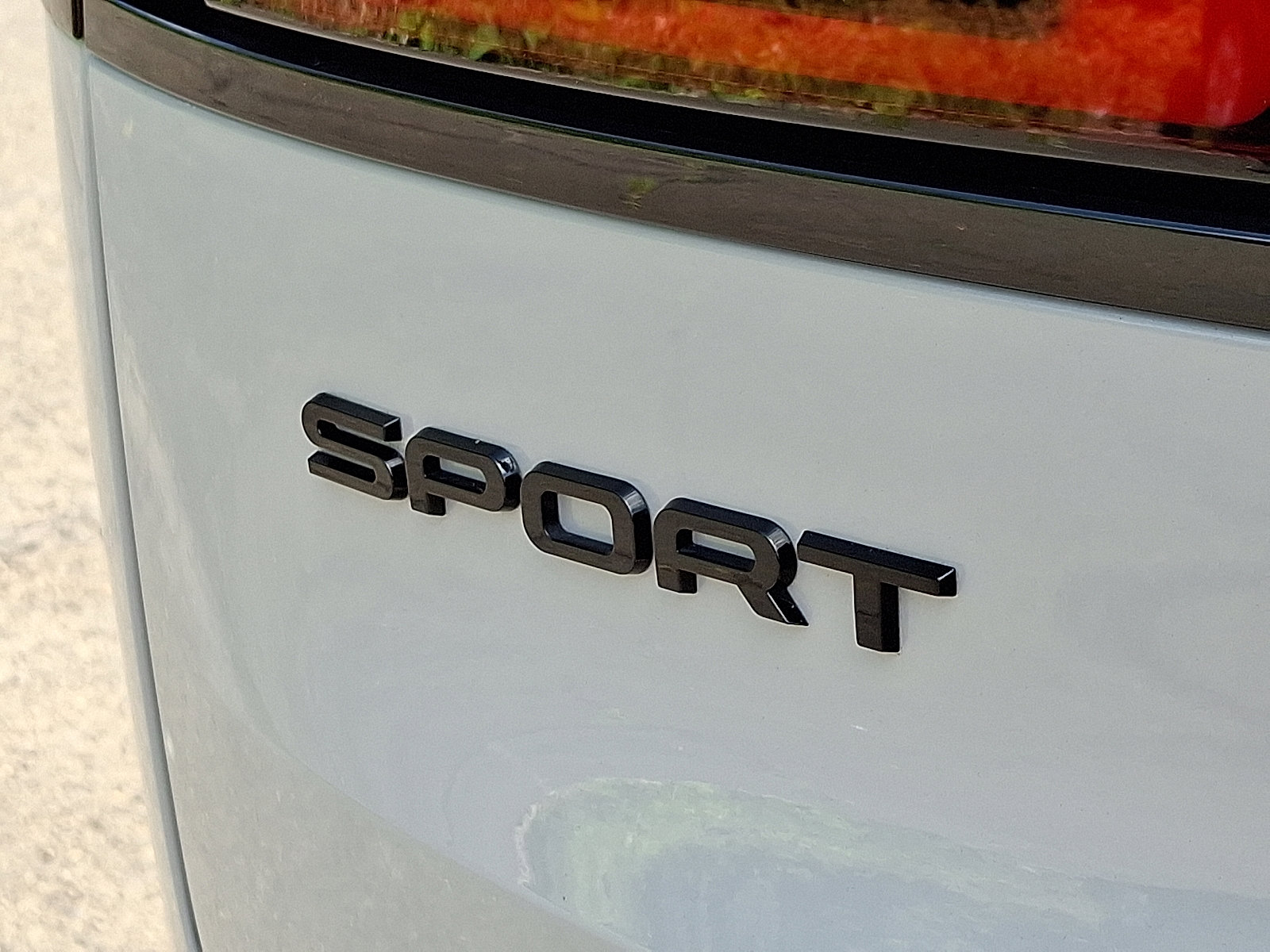 Used 2025 Land Rover Range Rover Sport SE image 30