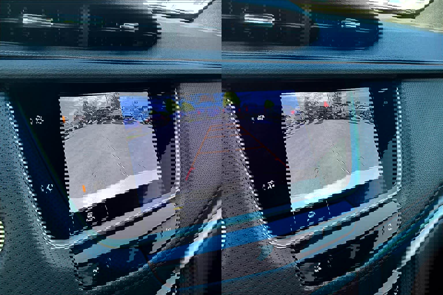 Used 2025 Cadillac XT5 Luxury w/ LPO, Floor Liner Package image 27