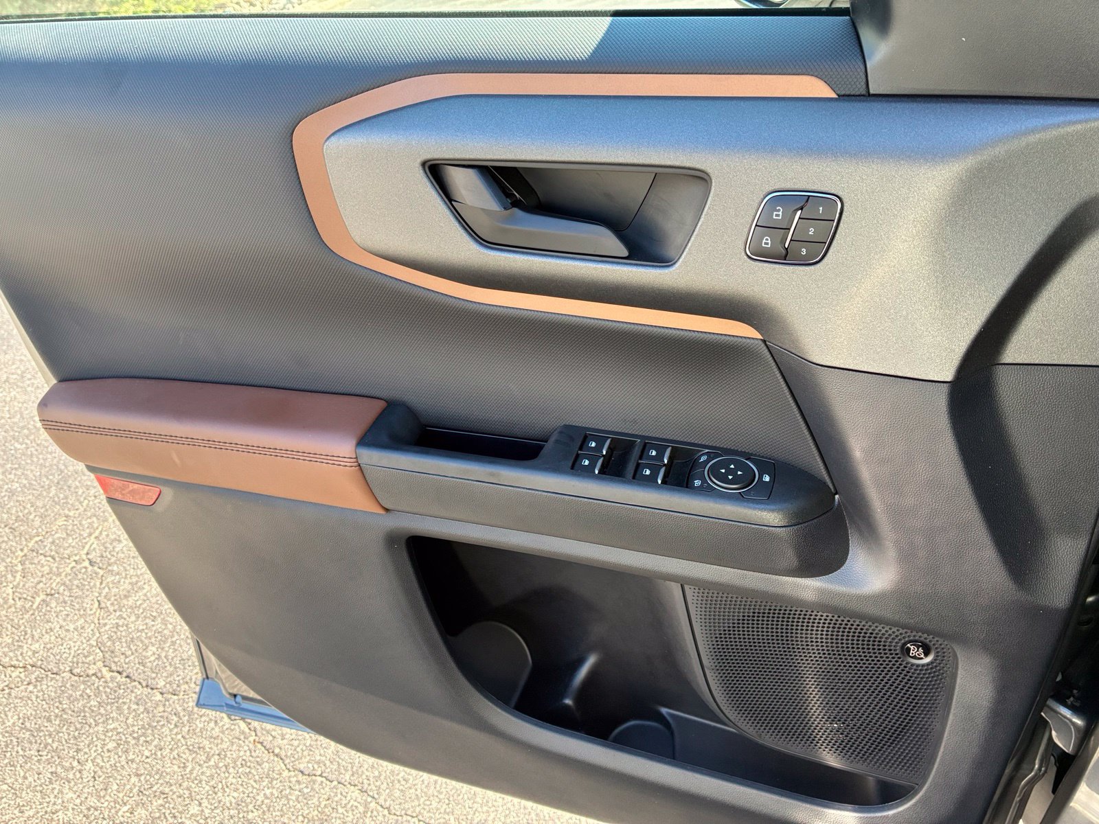 Certified 2025 Ford Bronco Sport Outer Banks w/ Outer Banks Tech Package+ AWD/4WD image 12