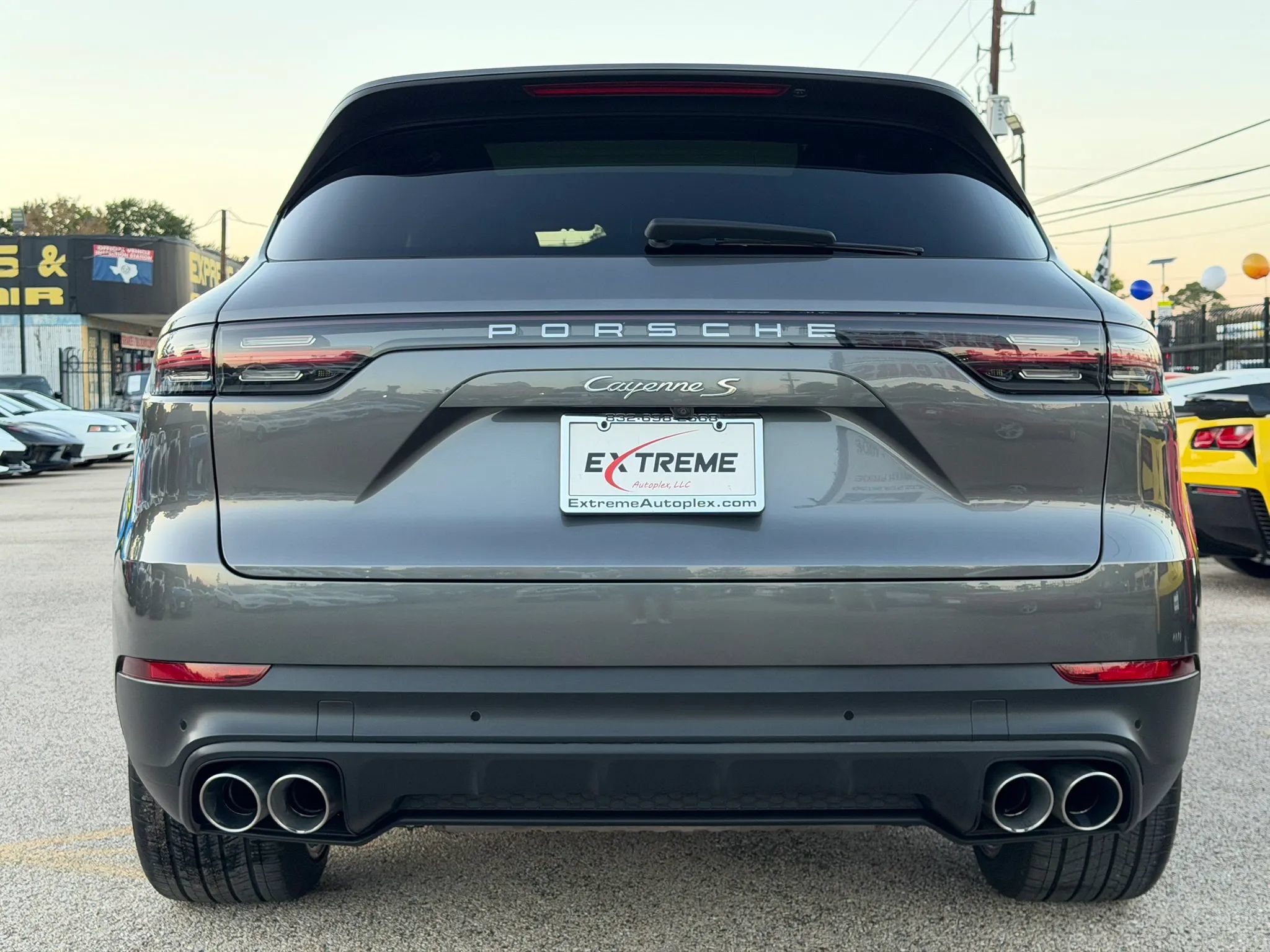 Used 2019 Porsche Cayenne S AWD/4WD image 3
