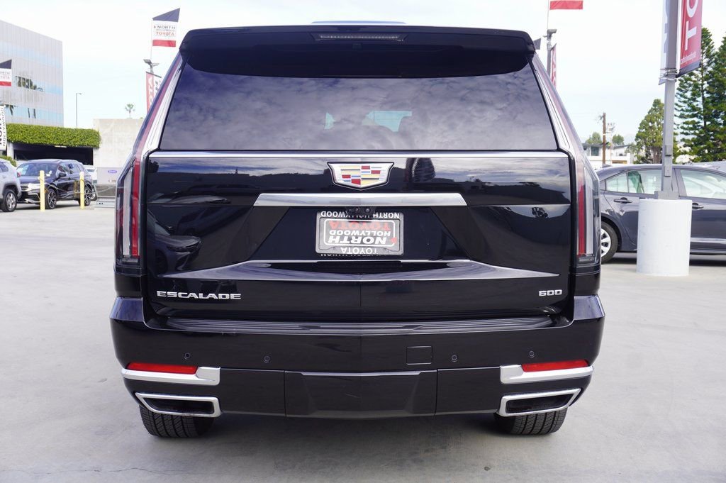 Used 2025 Cadillac Escalade ESV Premium Luxury image 6