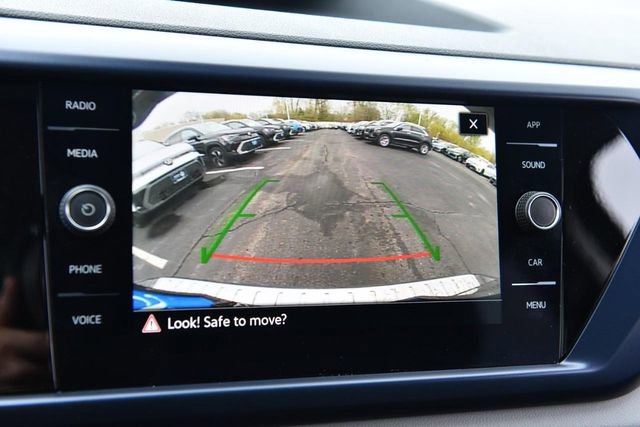 Certified 2023 Volkswagen Taos SE w/ Panoramic Sunroof Package image 12