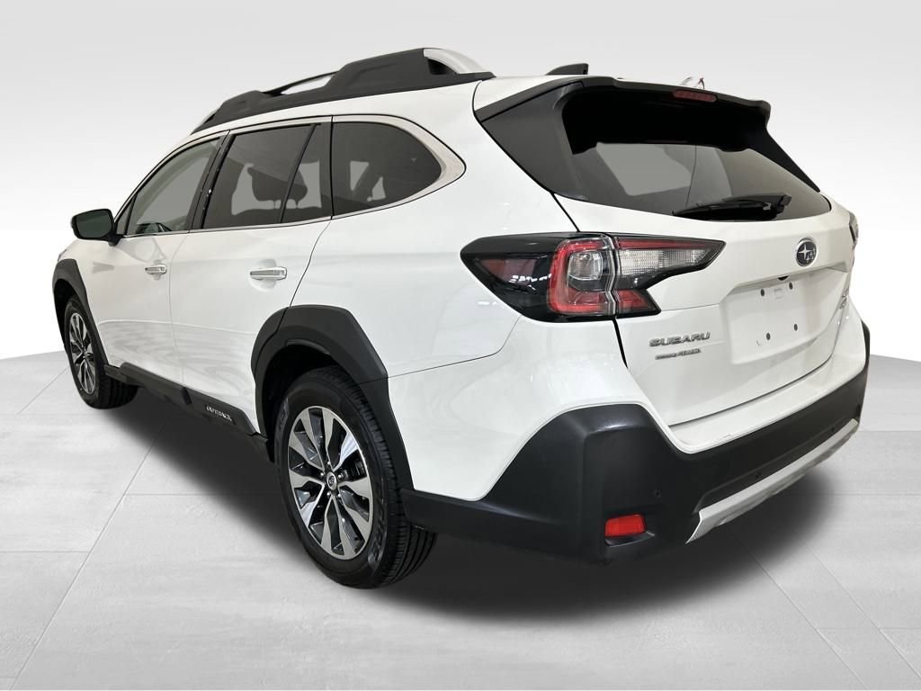 Used 2024 Subaru Outback Touring AWD/4WD image 3