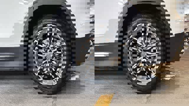 Used 2026 Mercedes-Benz GLB 35 AMG 4MATIC image 12