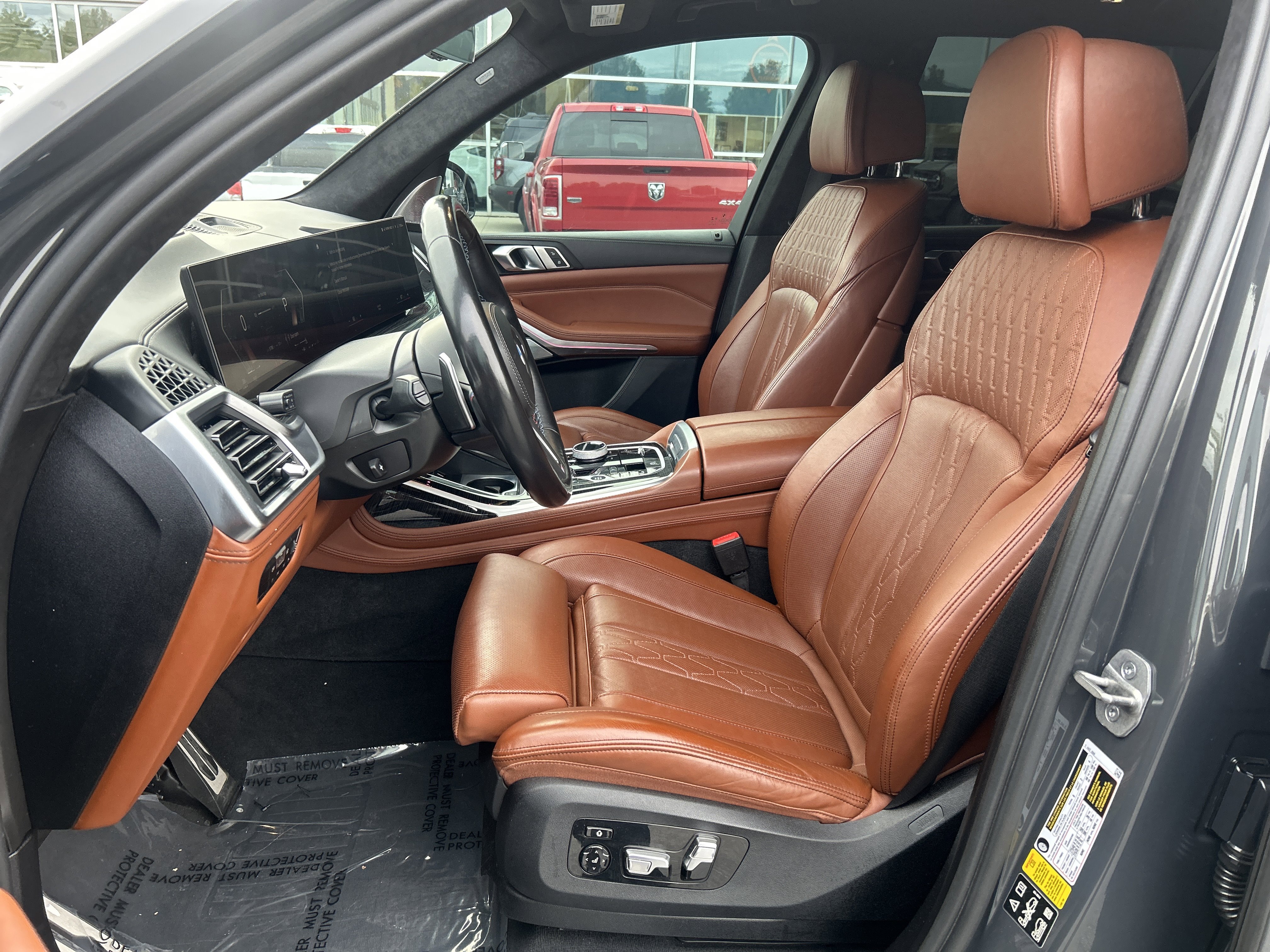 Used 2023 BMW X7 M60i w/ Executive Package image 13