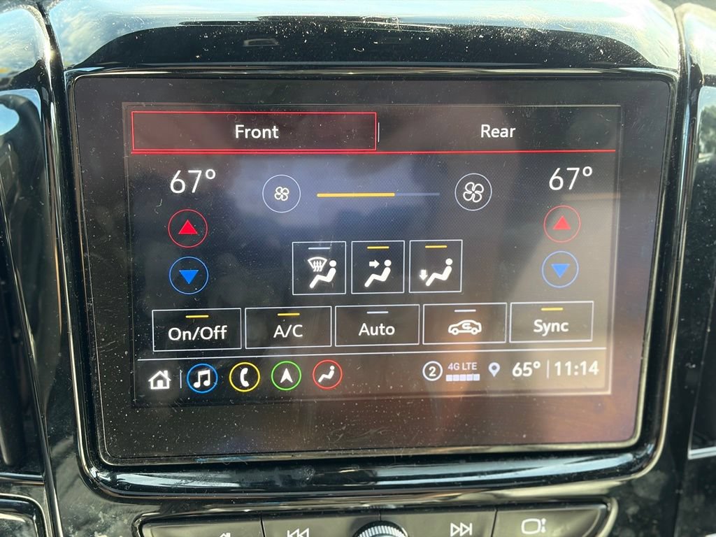Used 2023 Chevrolet Traverse Premier w/ Redline Edition AWD/4WD image 39