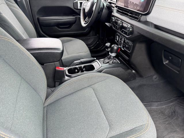 Used 2024 Jeep Wrangler Unlimited Sport AWD/4WD image 17