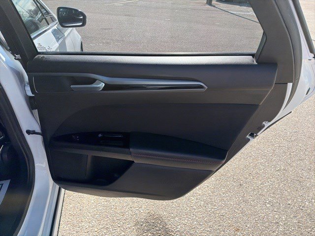 Used 2014 Ford Fusion SE image 16