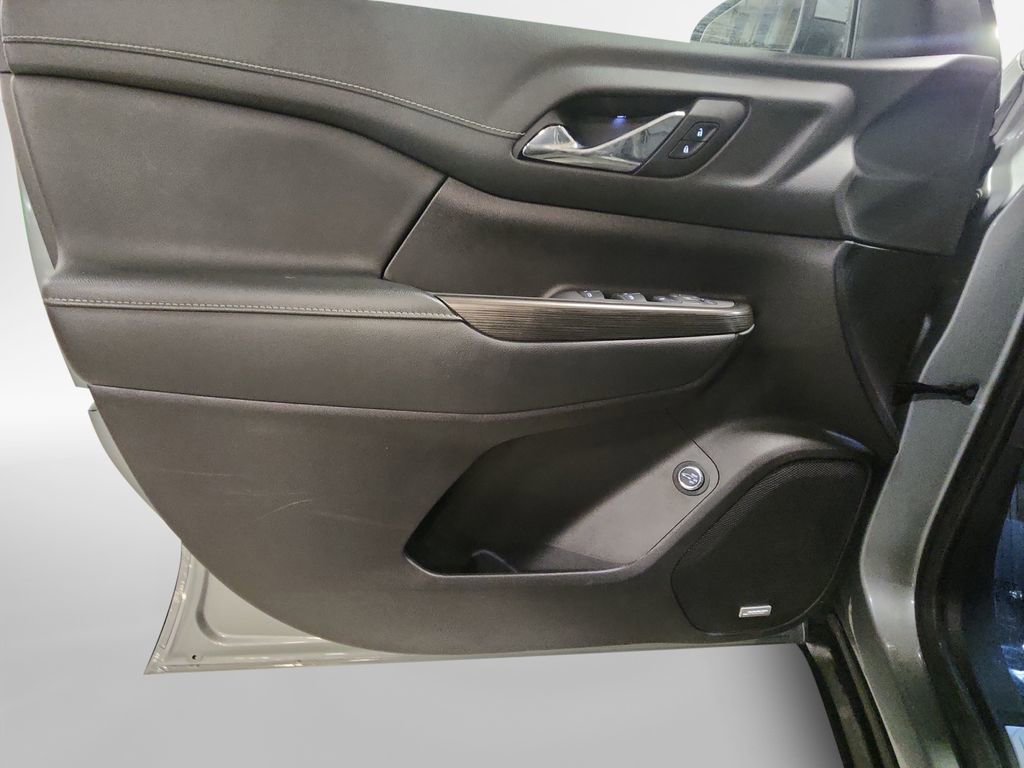 Certified 2023 GMC Acadia SLT image 14