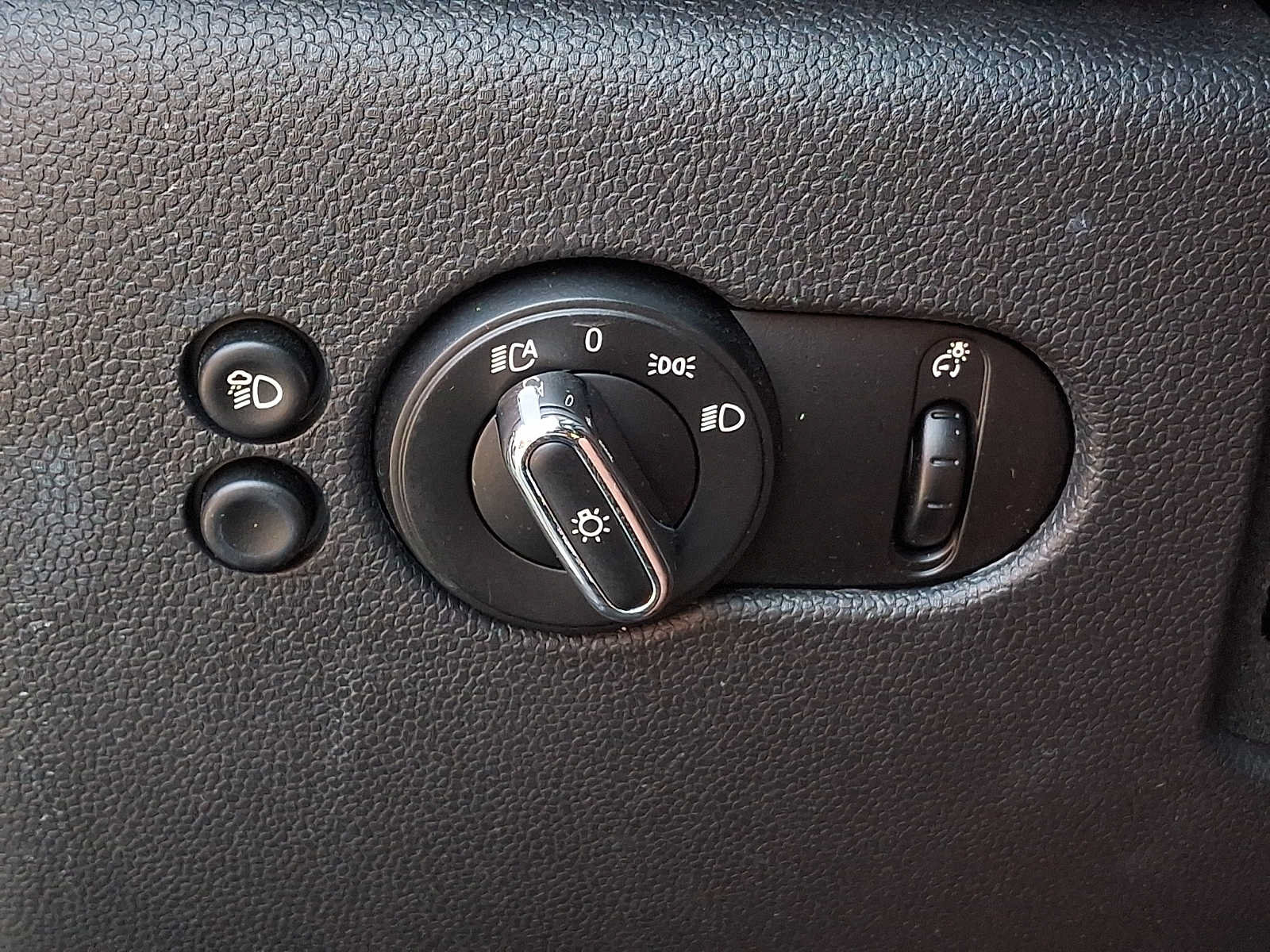 Used 2024 MINI Cooper 2-Door Hardtop FWD image 24