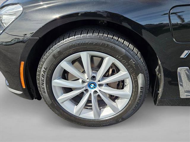 Used 2018 BMW 740e xDrive image 24