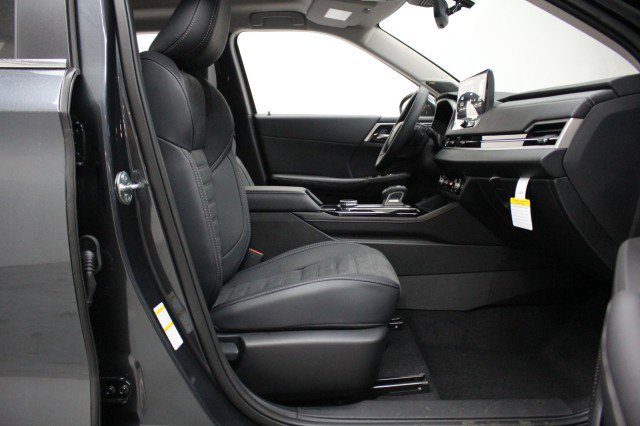 New 2026 Mitsubishi Outlander SE image 18