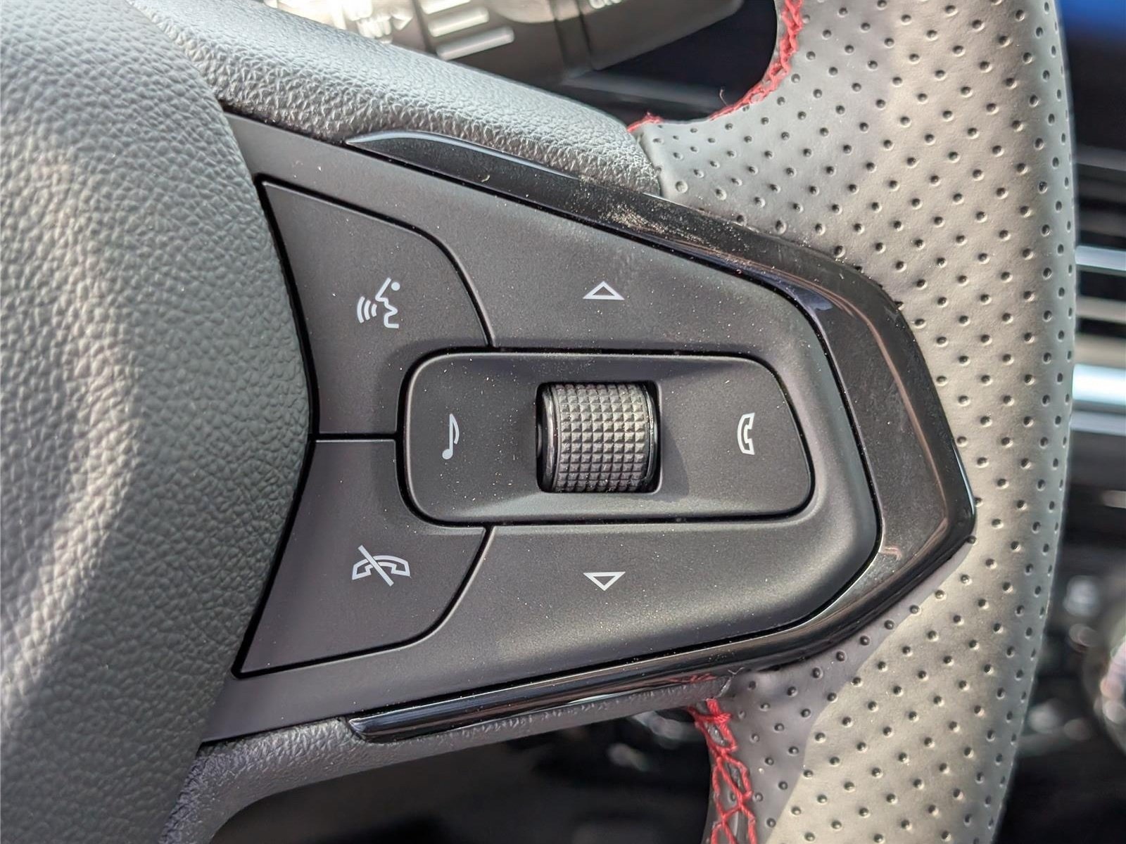 New 2026 Chevrolet Trax RS w/ Driver Confidence Package FWD image 19