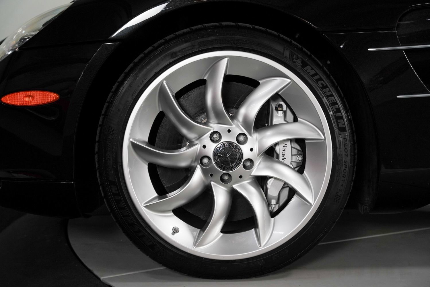 Used 2005 Mercedes-Benz SLR image 20