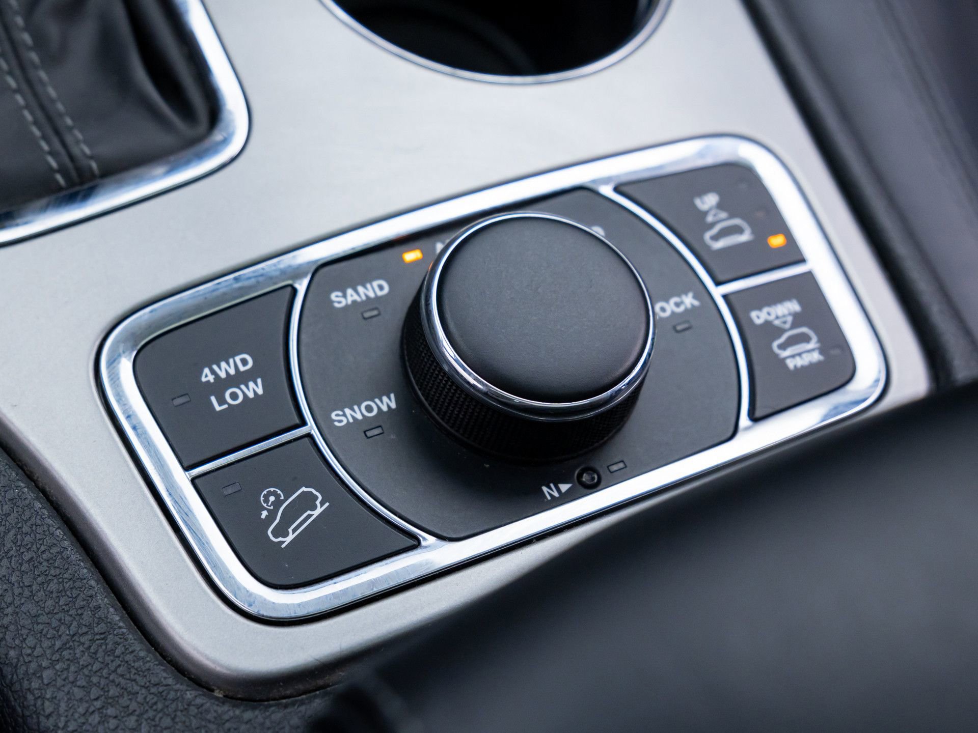 Used 2020 Jeep Grand Cherokee Overland image 31