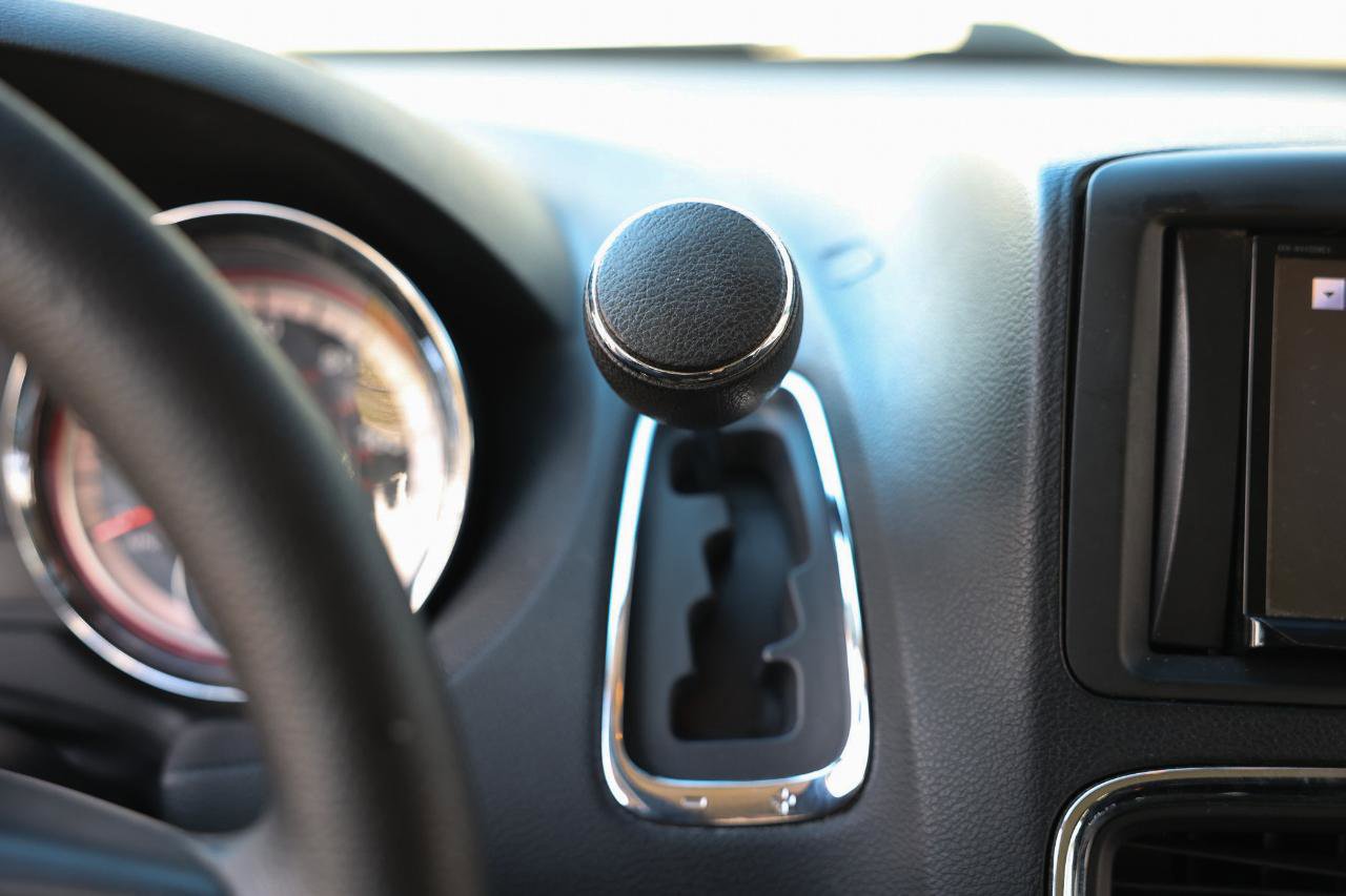 Used 2015 Dodge Grand Caravan American Value Package image 34