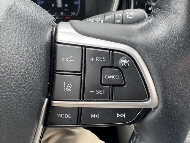 Used 2023 Toyota Highlander Limited image 23