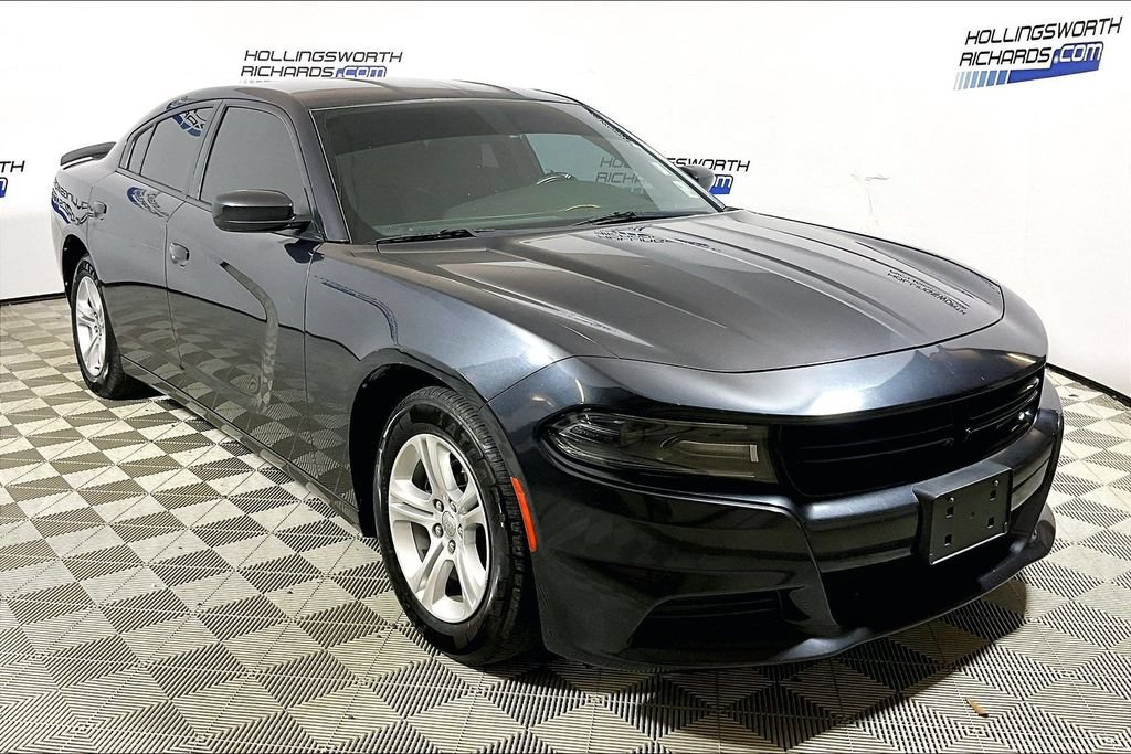 Used 2019 Dodge Charger SXT RWD image 3