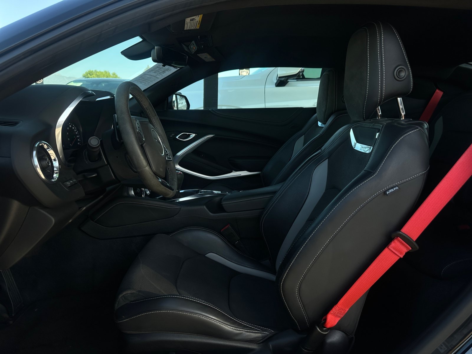 Used 2020 Chevrolet Camaro SS RWD image 28