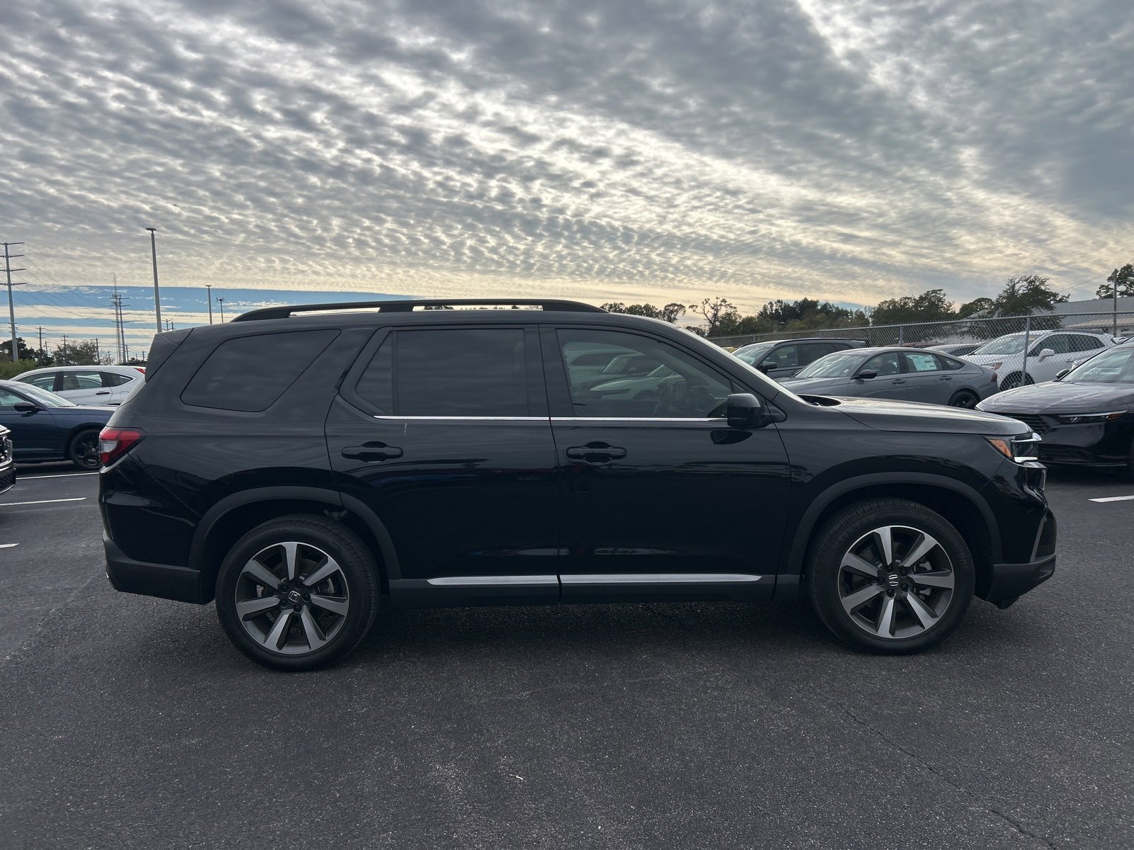 Certified 2025 Honda Pilot Elite image 8