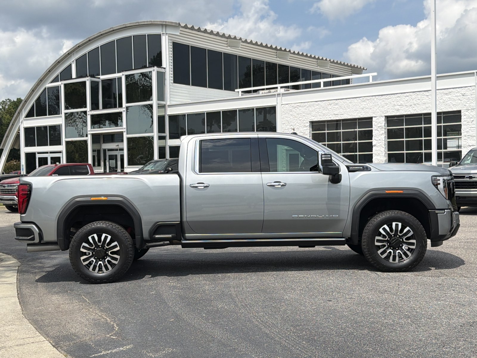 Used 2026 GMC Sierra 2500 Denali Ultimate AWD/4WD image 13