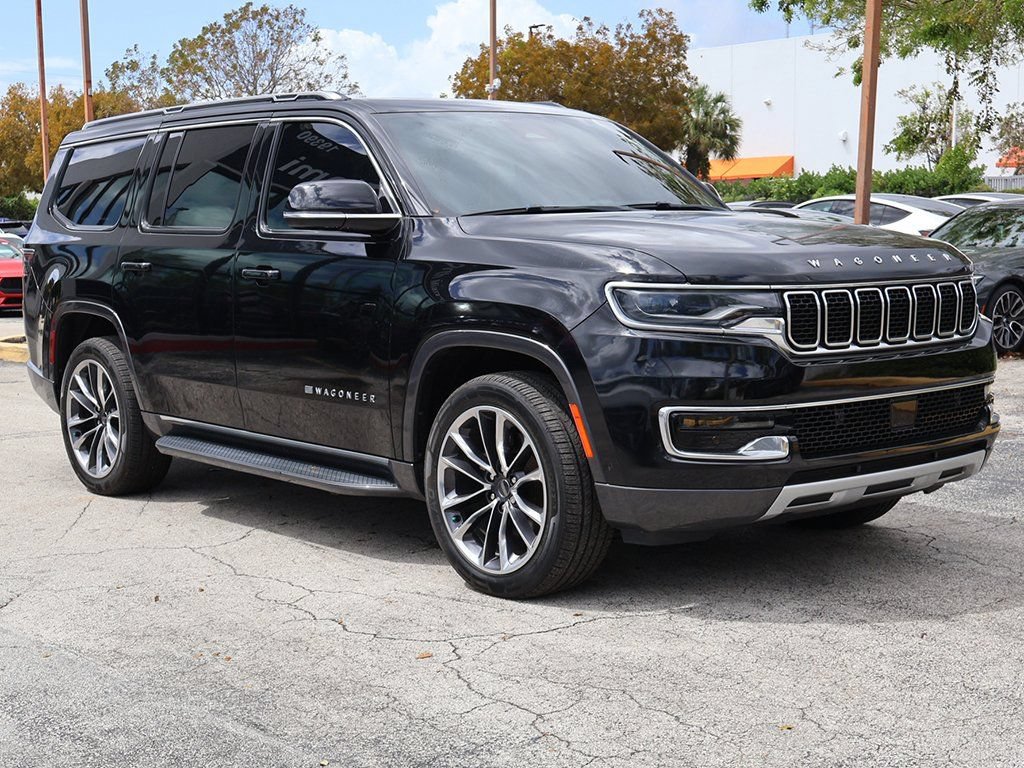 Used 2022 Jeep Wagoneer Series II w/ Premium Group I AWD/4WD image 2