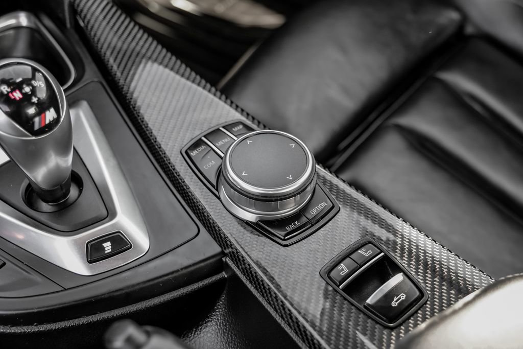 Used 2018 BMW M4 Convertible image 28