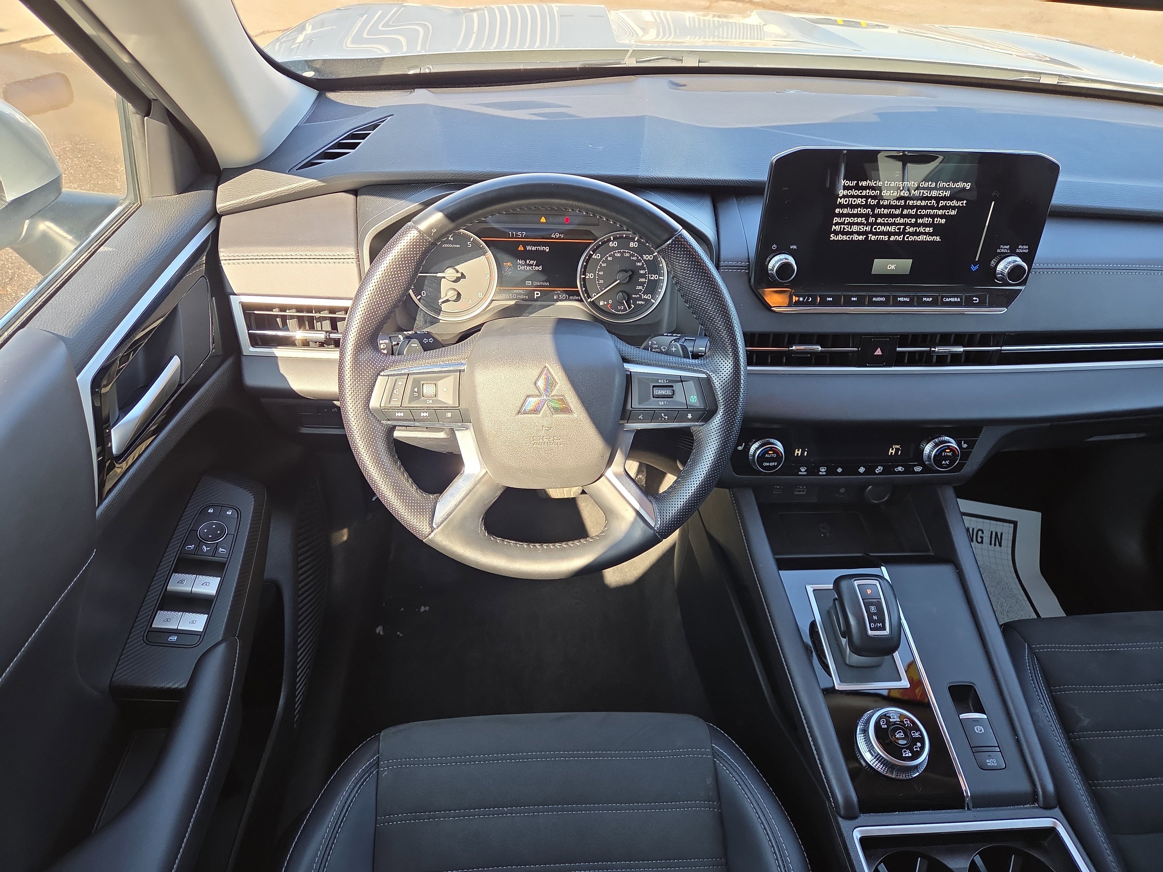 Used 2024 Mitsubishi Outlander SE Black Edition image 8