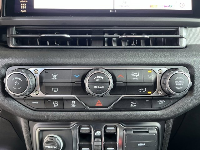 New 2025 Jeep Gladiator Sport image 23