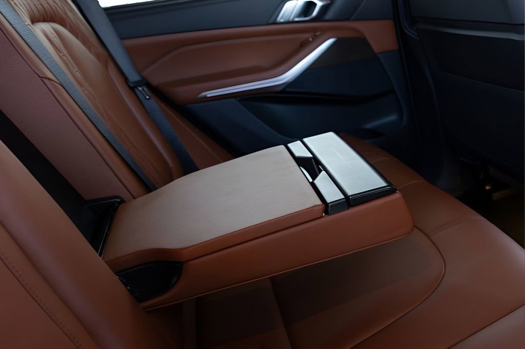 Used 2022 BMW X5 xDrive40i w/ M Sport Package AWD/4WD image 74