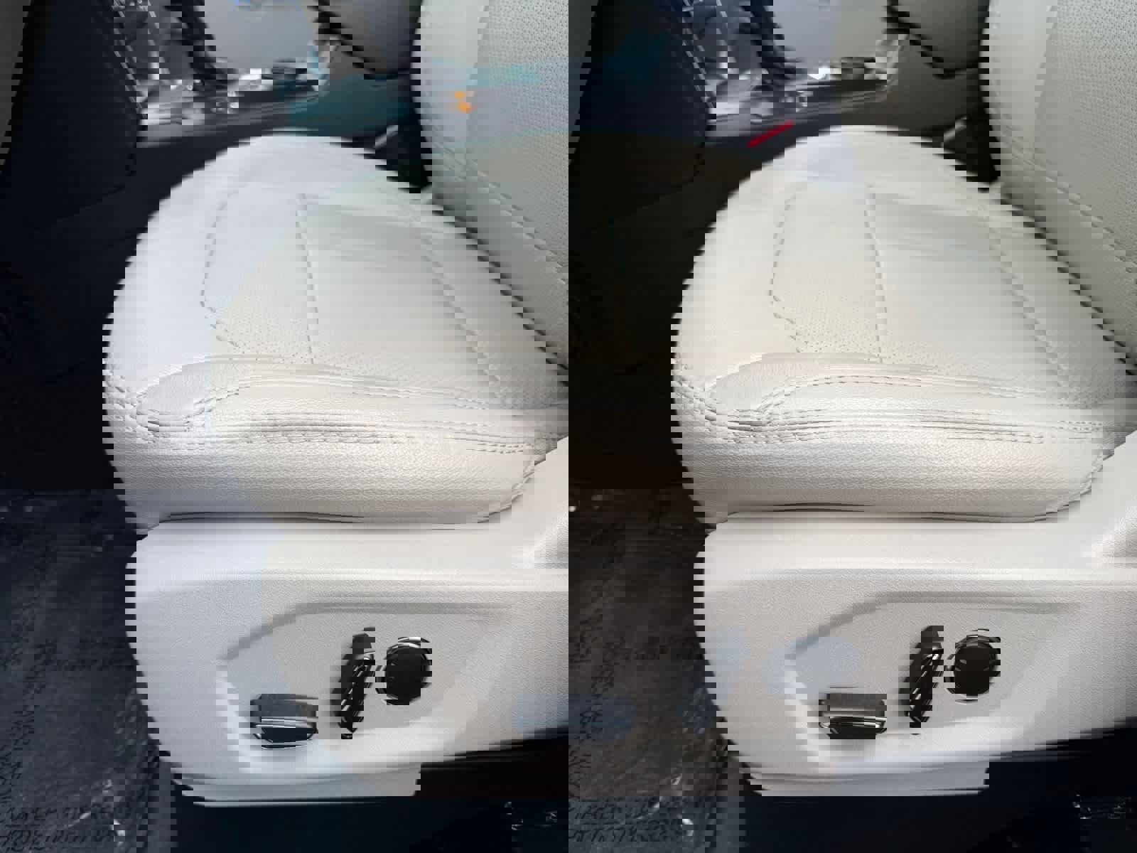 Used 2018 Ford Explorer Limited image 27